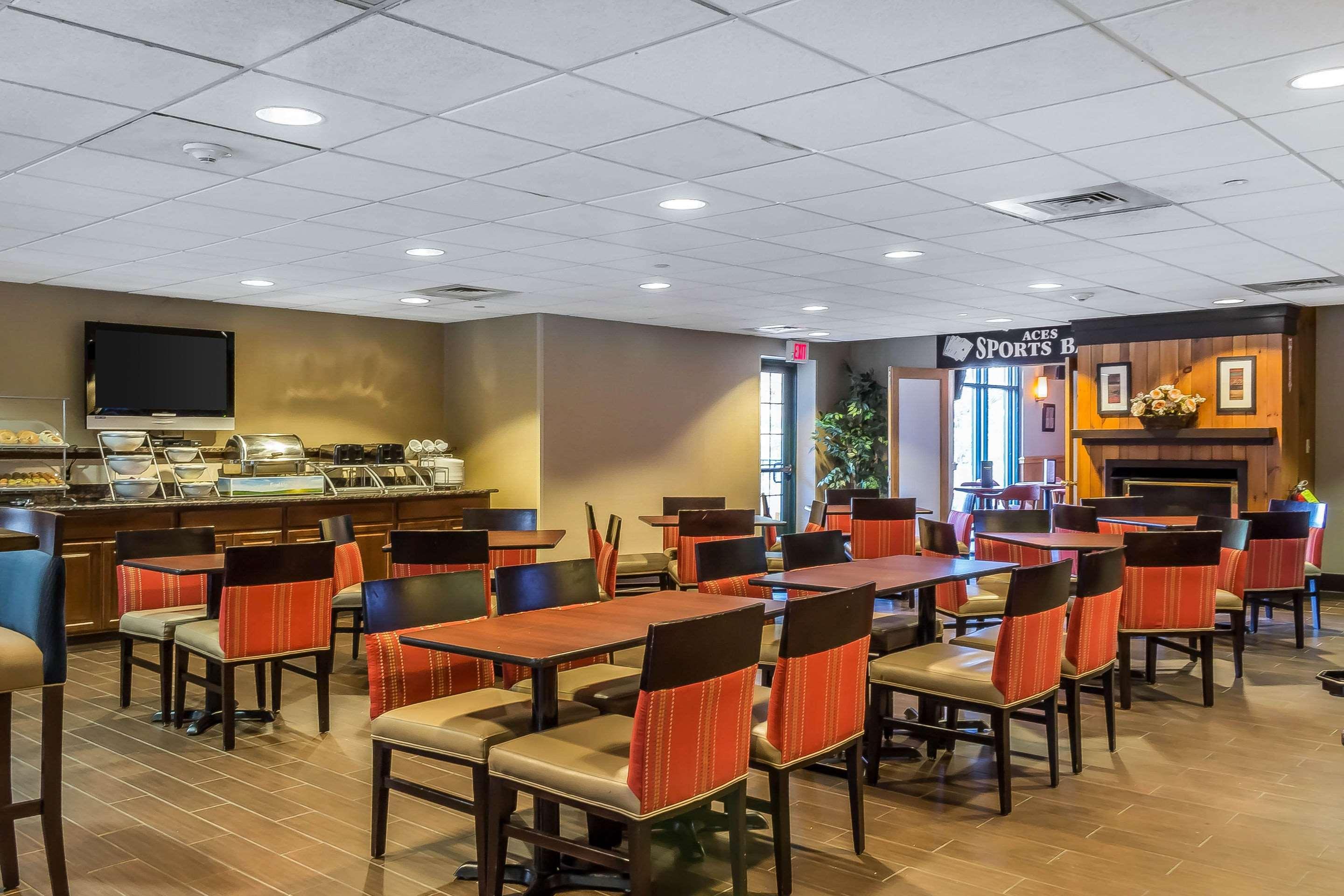 Comfort Suites Near Casinos Norwich Bagian luar foto
