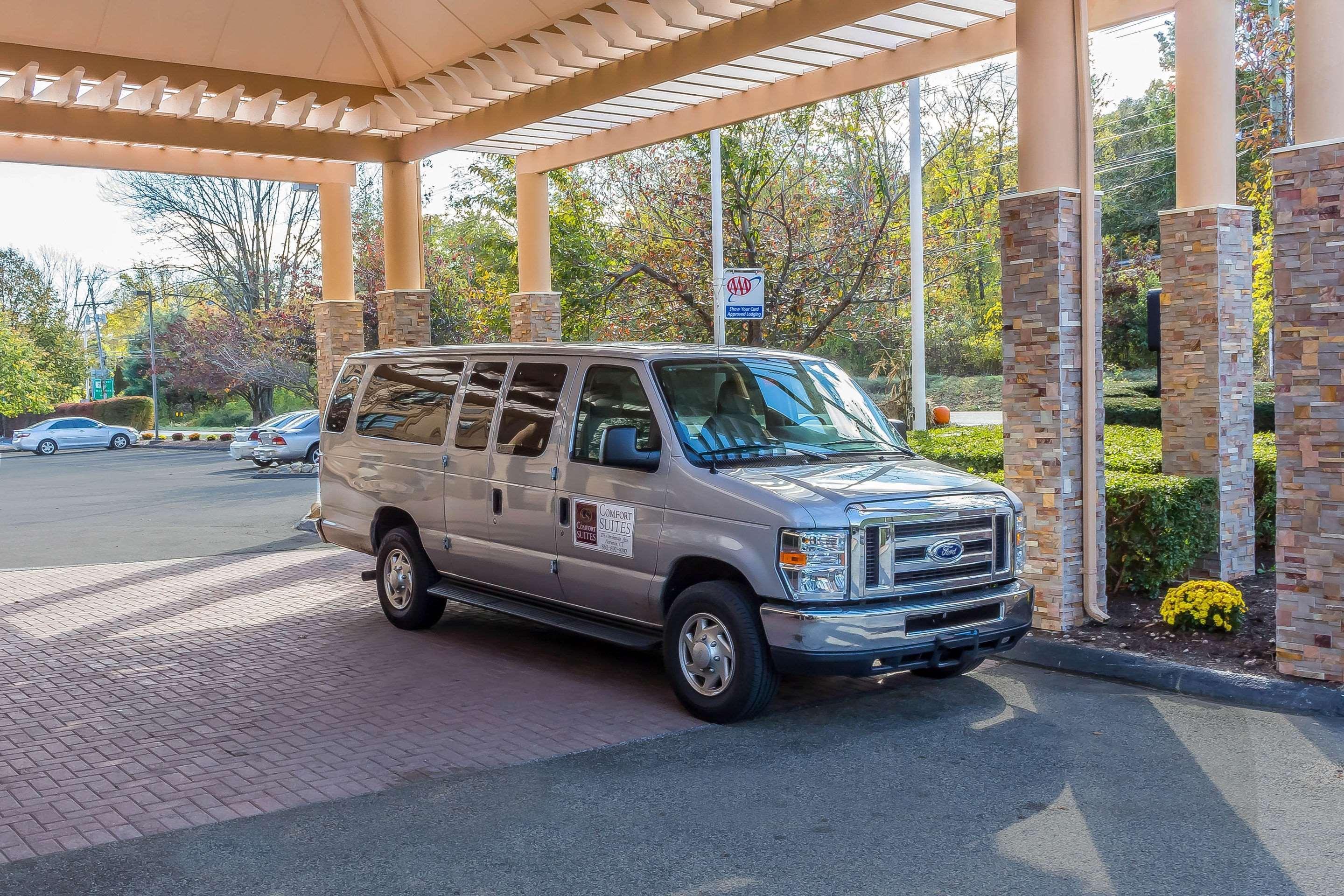 Comfort Suites Near Casinos Norwich Bagian luar foto