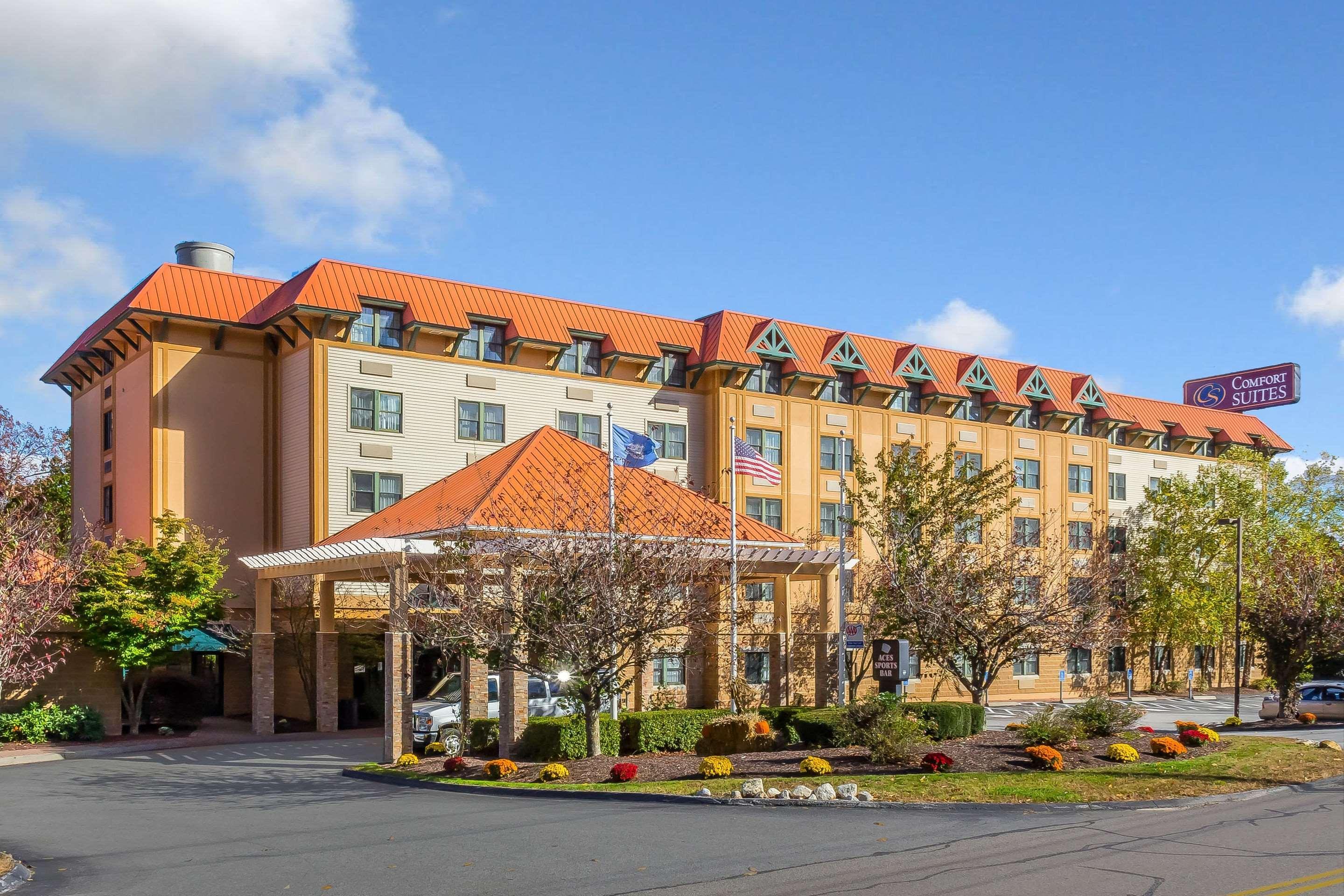 Comfort Suites Near Casinos Norwich Bagian luar foto