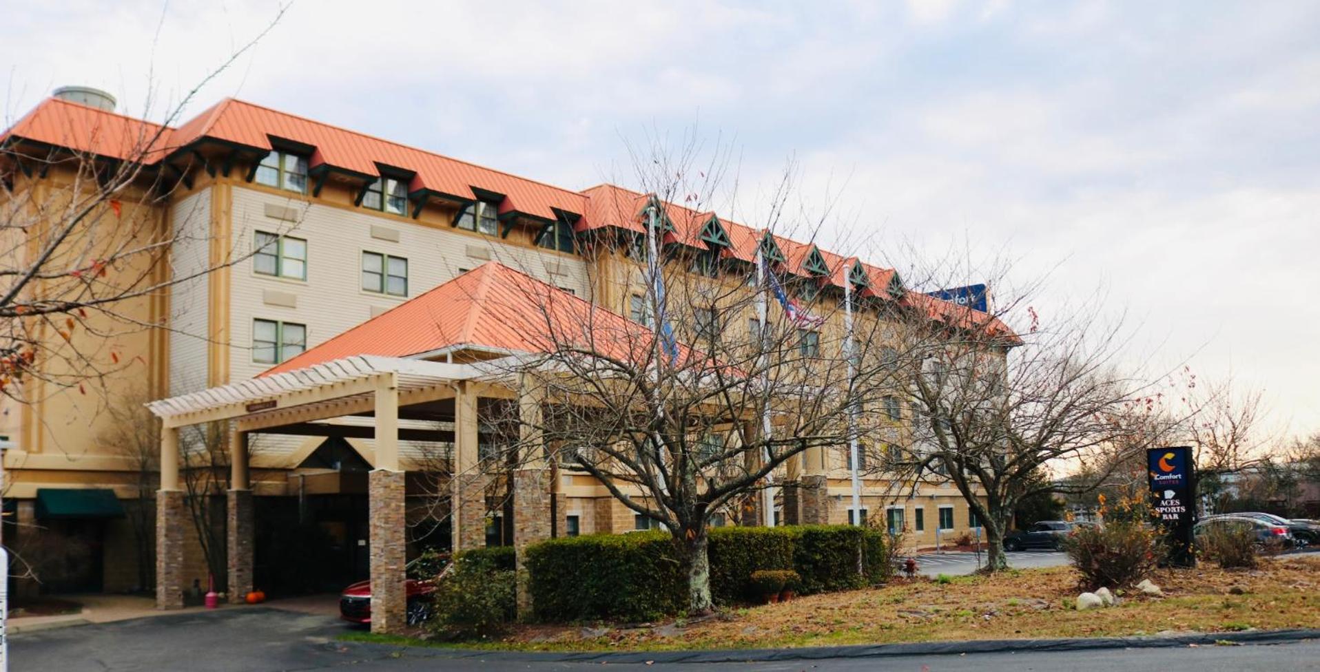 Comfort Suites Near Casinos Norwich Bagian luar foto