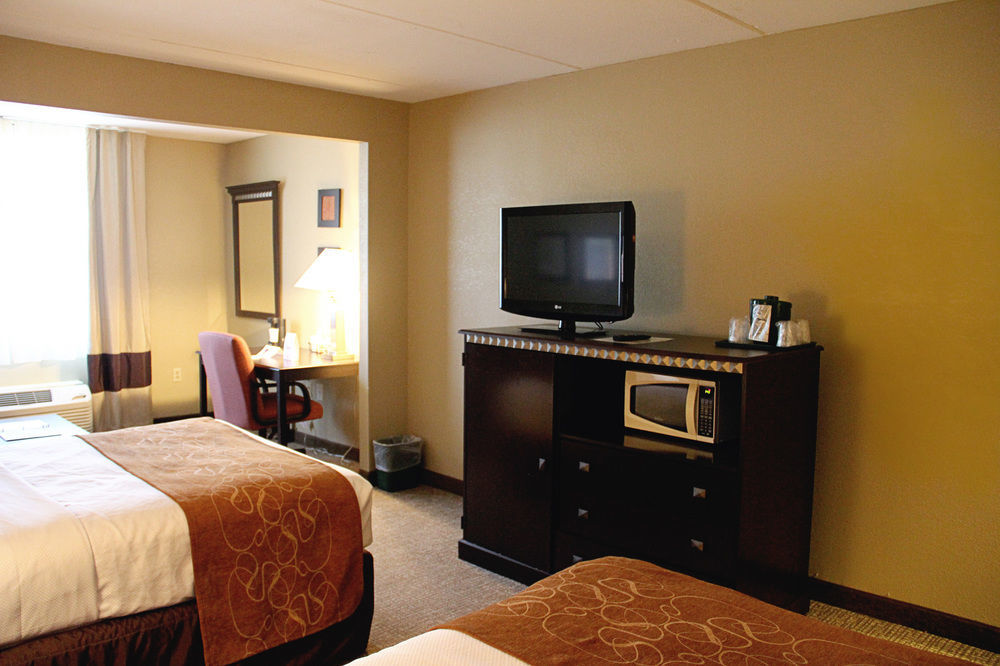 Comfort Suites Near Casinos Norwich Bagian luar foto