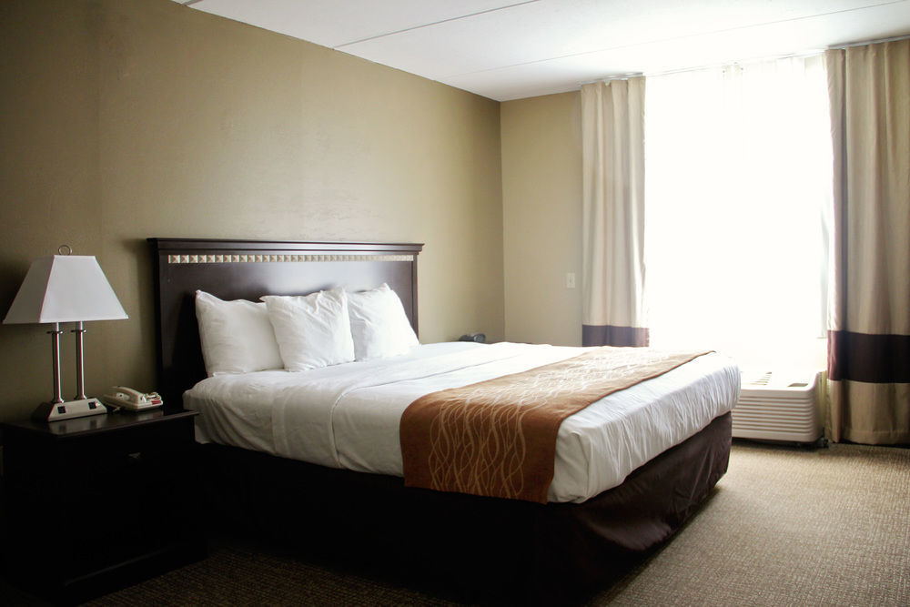 Comfort Suites Near Casinos Norwich Bagian luar foto